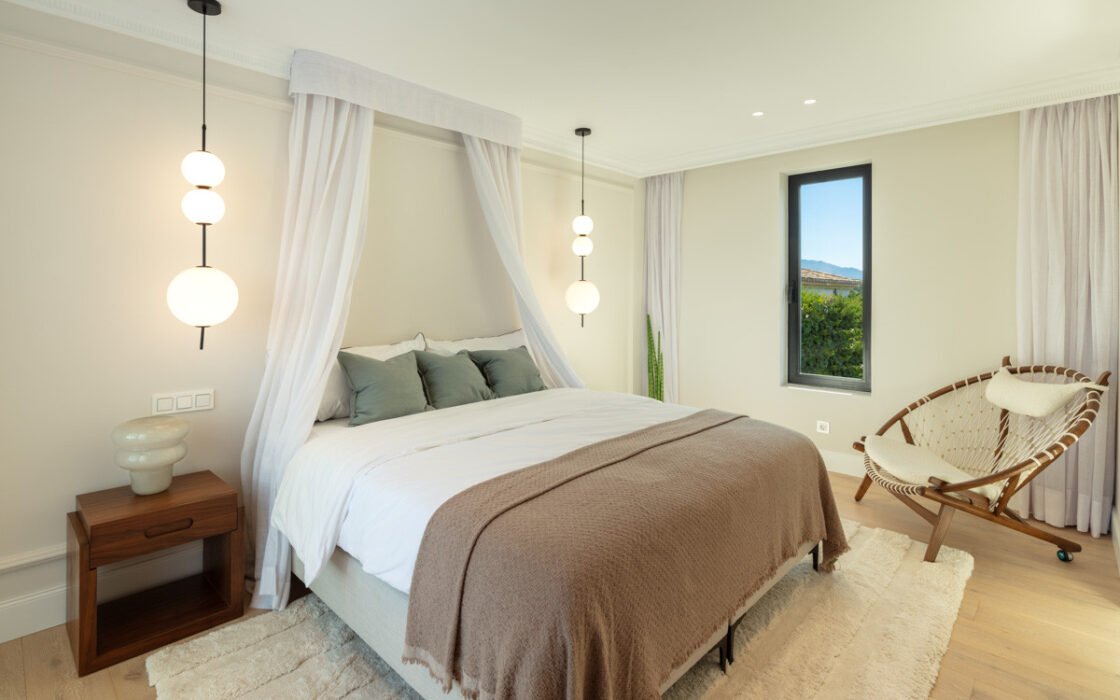 Розкішна вілла в Нуэва-Андалусія з терасою 401 кв.м.