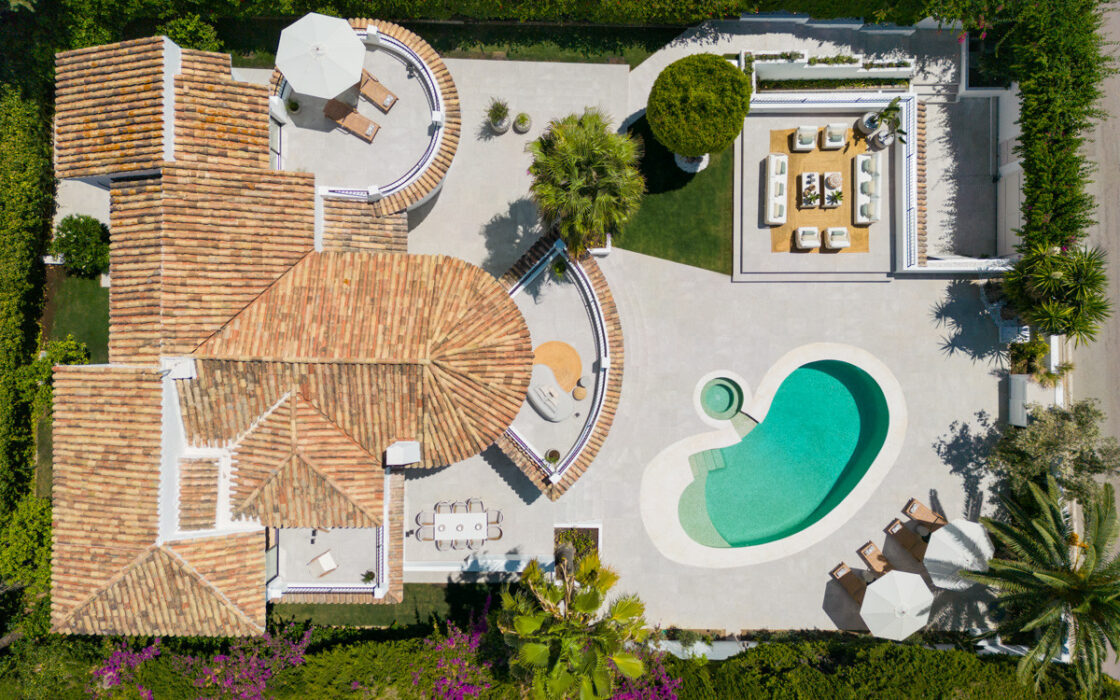 Розкішна вілла в Нуэва-Андалусія з терасою 401 кв.м.