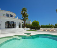 Розкішна вілла в Нуэва-Андалусія з терасою 401 кв.м.