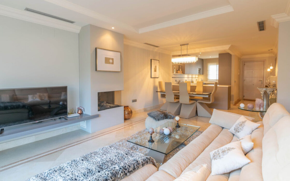 Квартира з терасою в Новій Андалусії, 230 кв.м, 4 кімнати