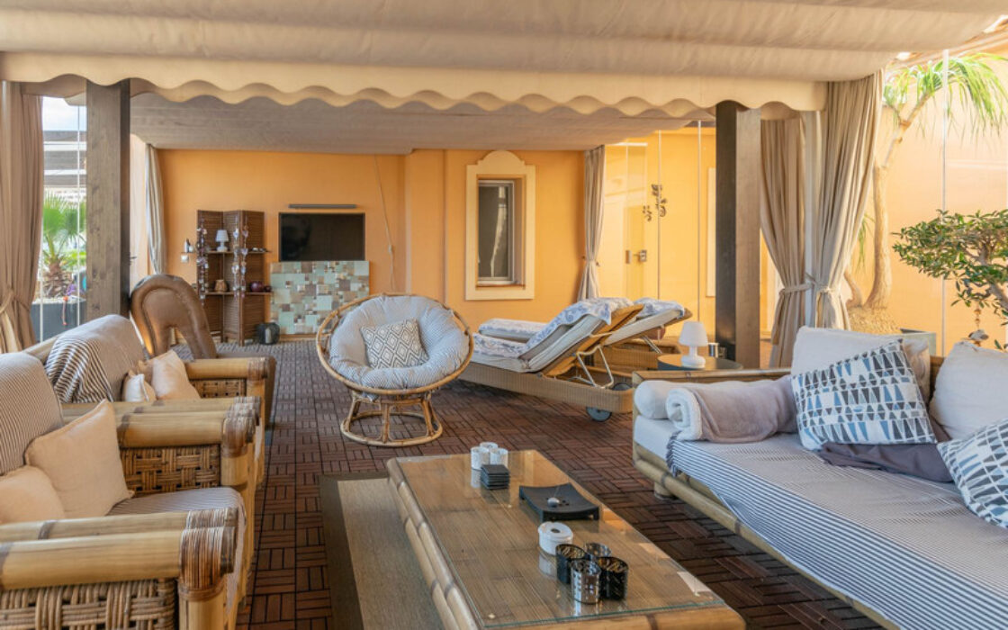 Квартира з терасою в Новій Андалусії, 230 кв.м, 4 кімнати