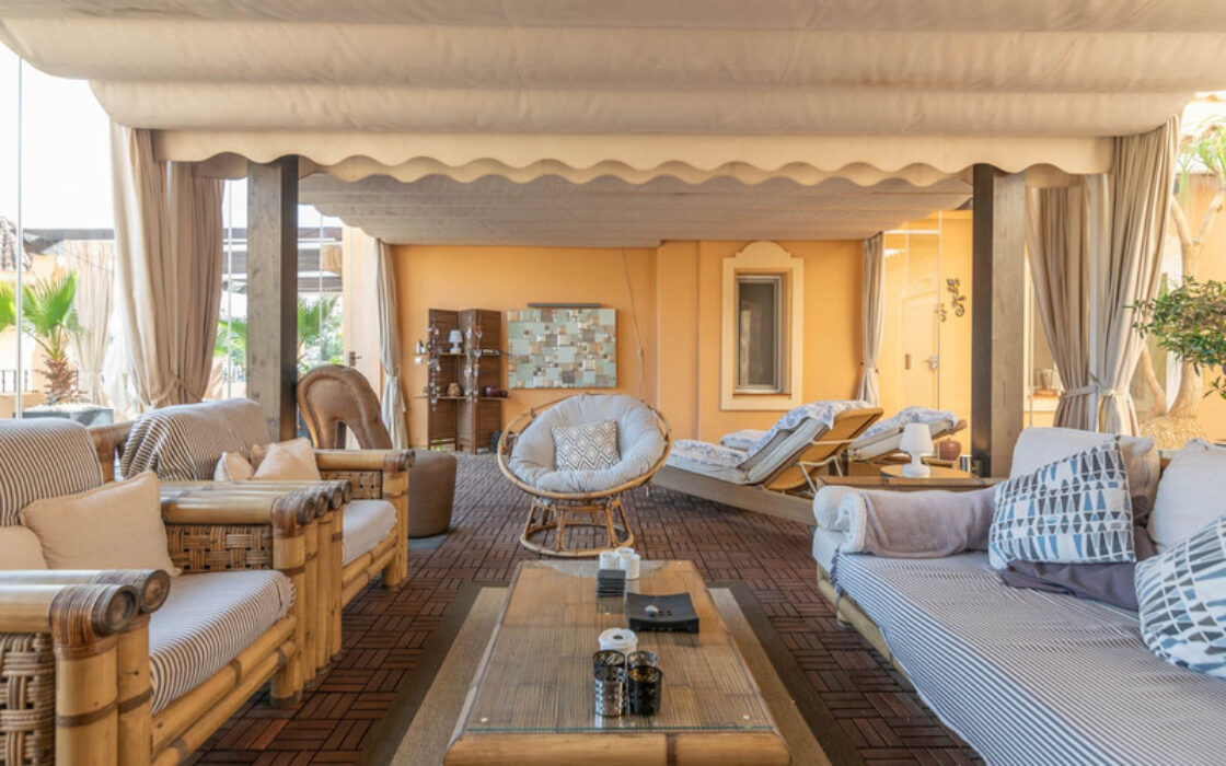 Квартира з терасою в Новій Андалусії, 230 кв.м, 4 кімнати