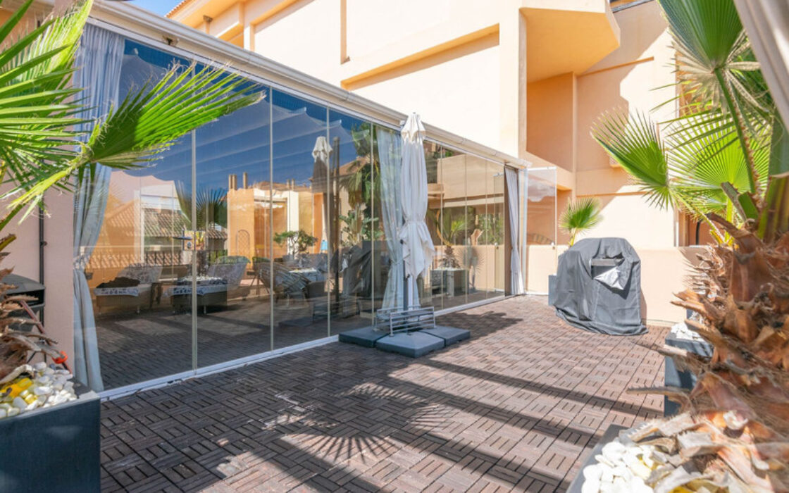 Квартира з терасою в Новій Андалусії, 230 кв.м, 4 кімнати