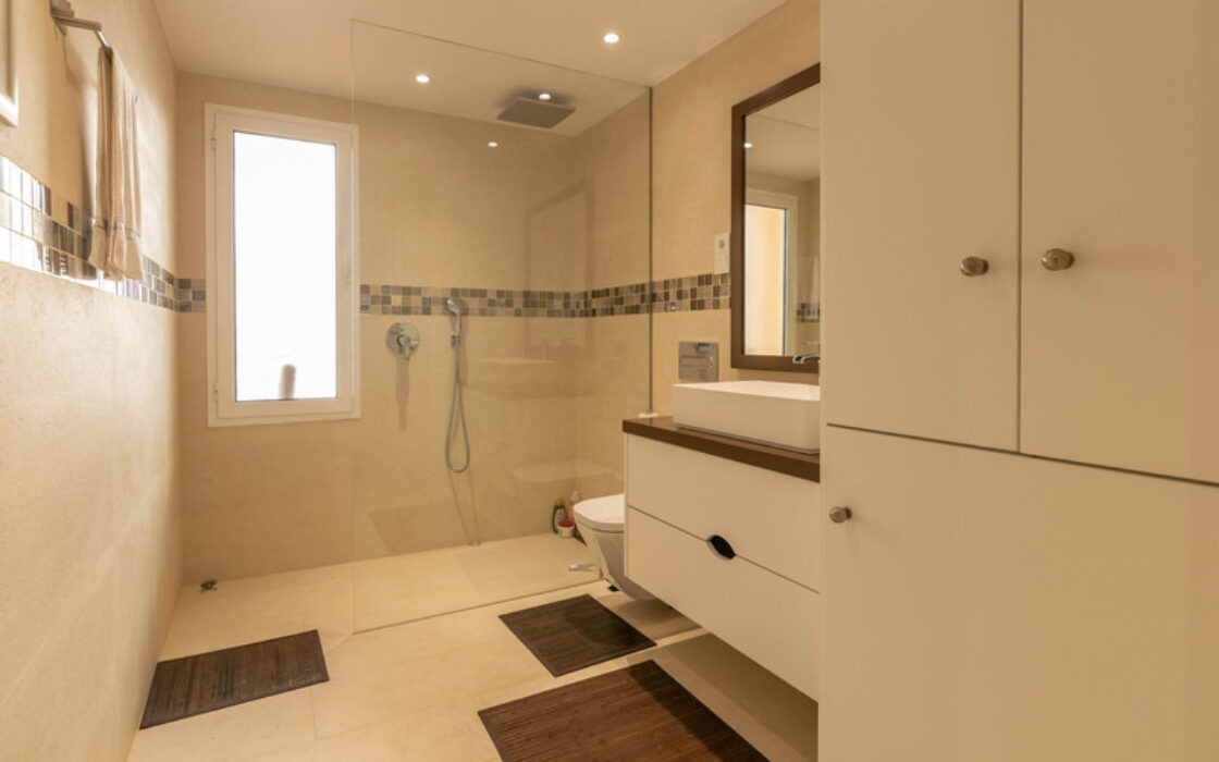 Квартира з терасою в Новій Андалусії, 230 кв.м, 4 кімнати