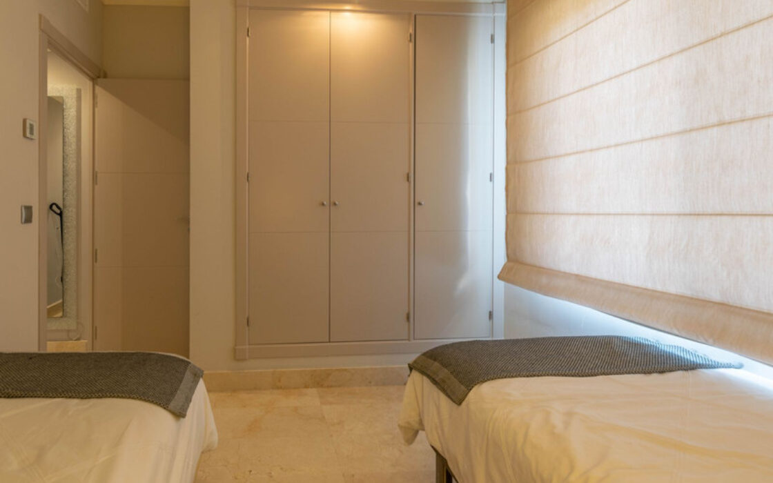 Квартира з терасою в Новій Андалусії, 230 кв.м, 4 кімнати