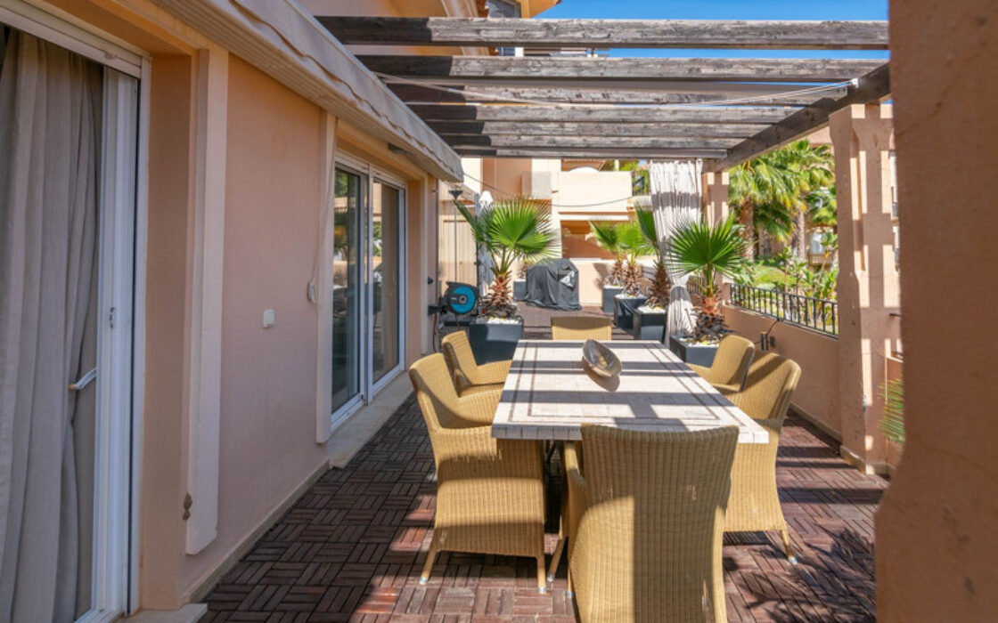 Квартира з терасою в Новій Андалусії, 230 кв.м, 4 кімнати