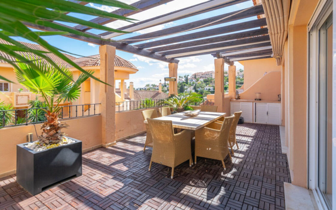 Квартира з терасою в Новій Андалусії, 230 кв.м, 4 кімнати