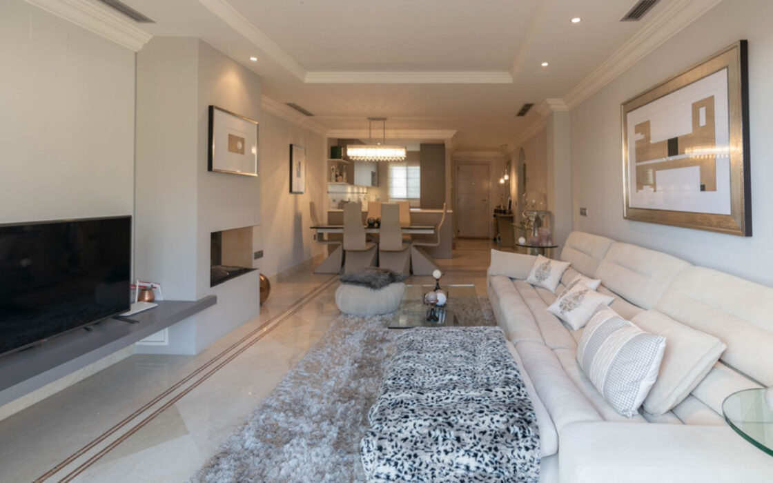 Квартира з терасою в Новій Андалусії, 230 кв.м, 4 кімнати