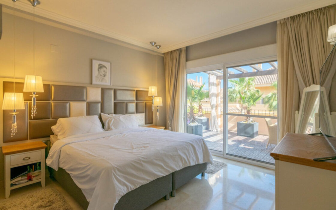 Квартира з терасою в Новій Андалусії, 230 кв.м, 4 кімнати