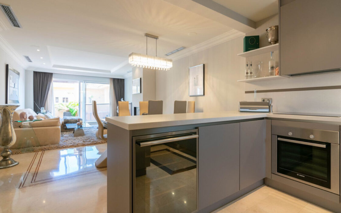 Квартира з терасою в Новій Андалусії, 230 кв.м, 4 кімнати