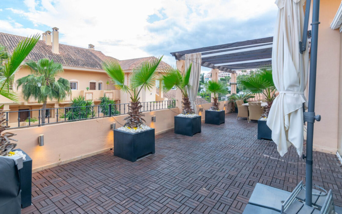 Квартира з терасою в Новій Андалусії, 230 кв.м, 4 кімнати