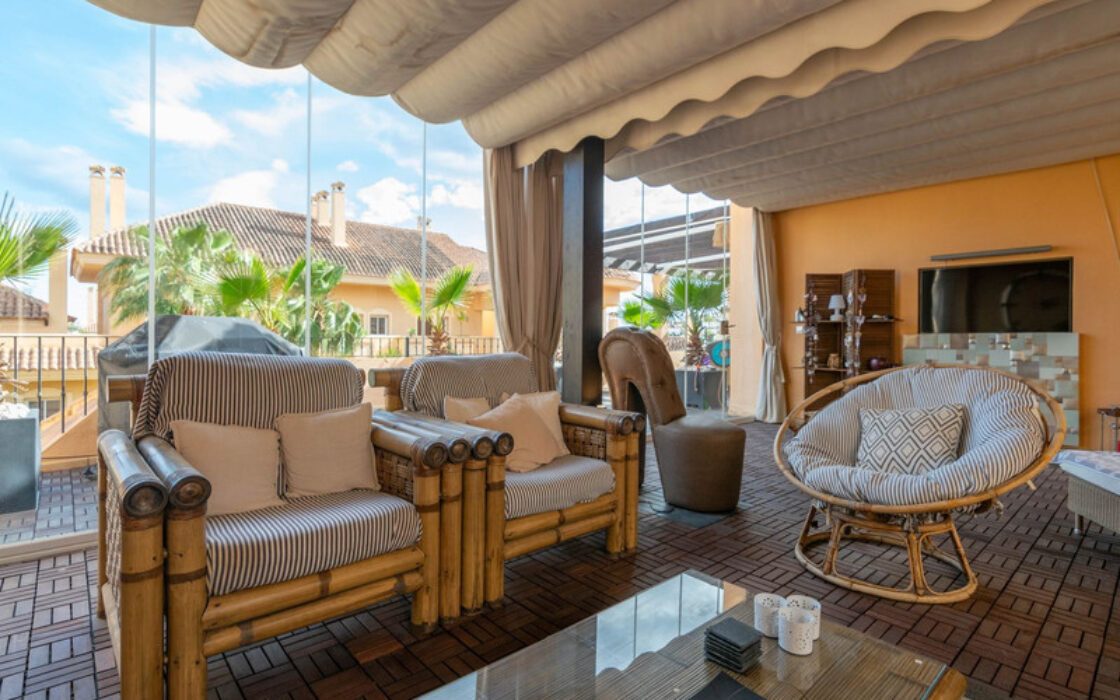 Квартира з терасою в Новій Андалусії, 230 кв.м, 4 кімнати