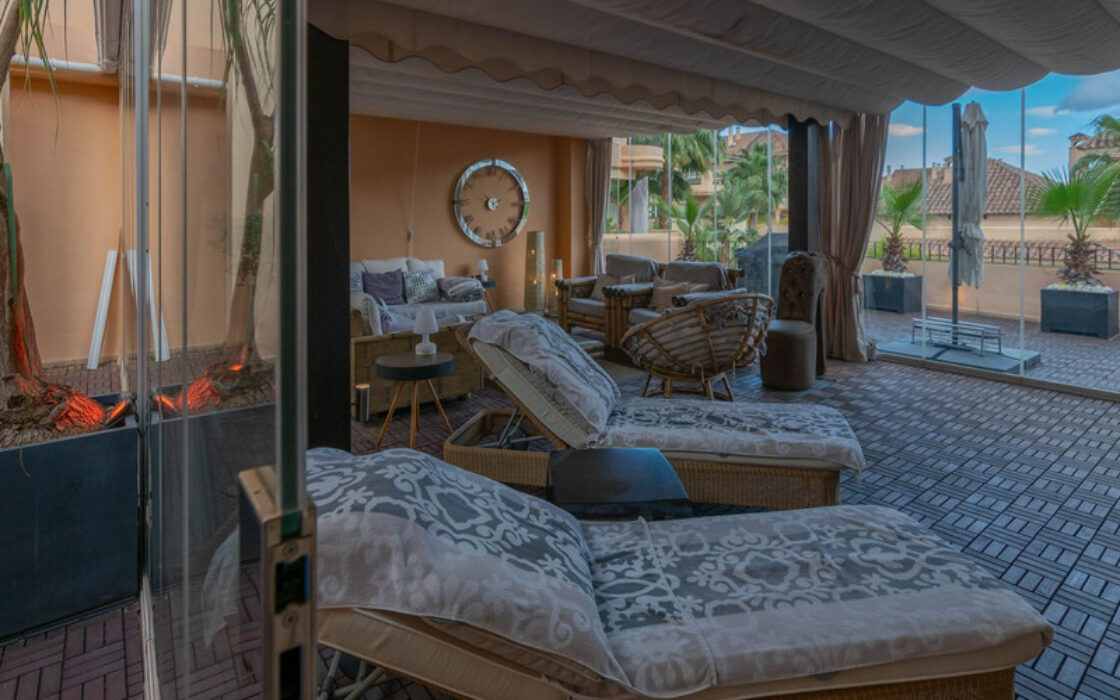 Квартира з терасою в Новій Андалусії, 230 кв.м, 4 кімнати