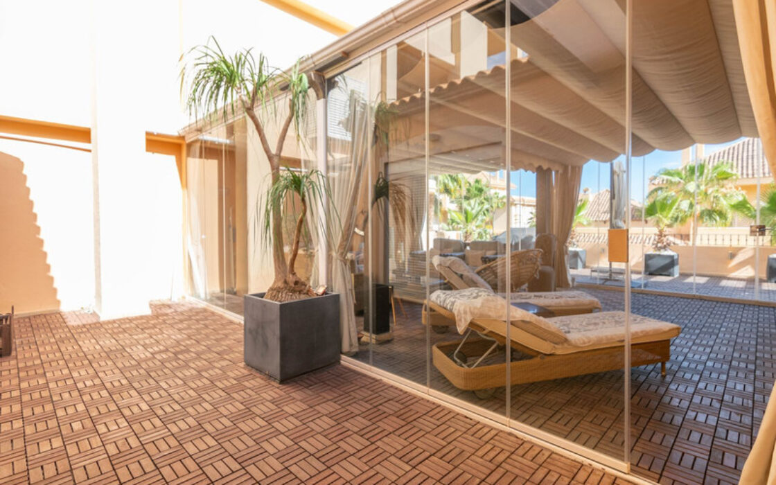 Квартира з терасою в Новій Андалусії, 230 кв.м, 4 кімнати