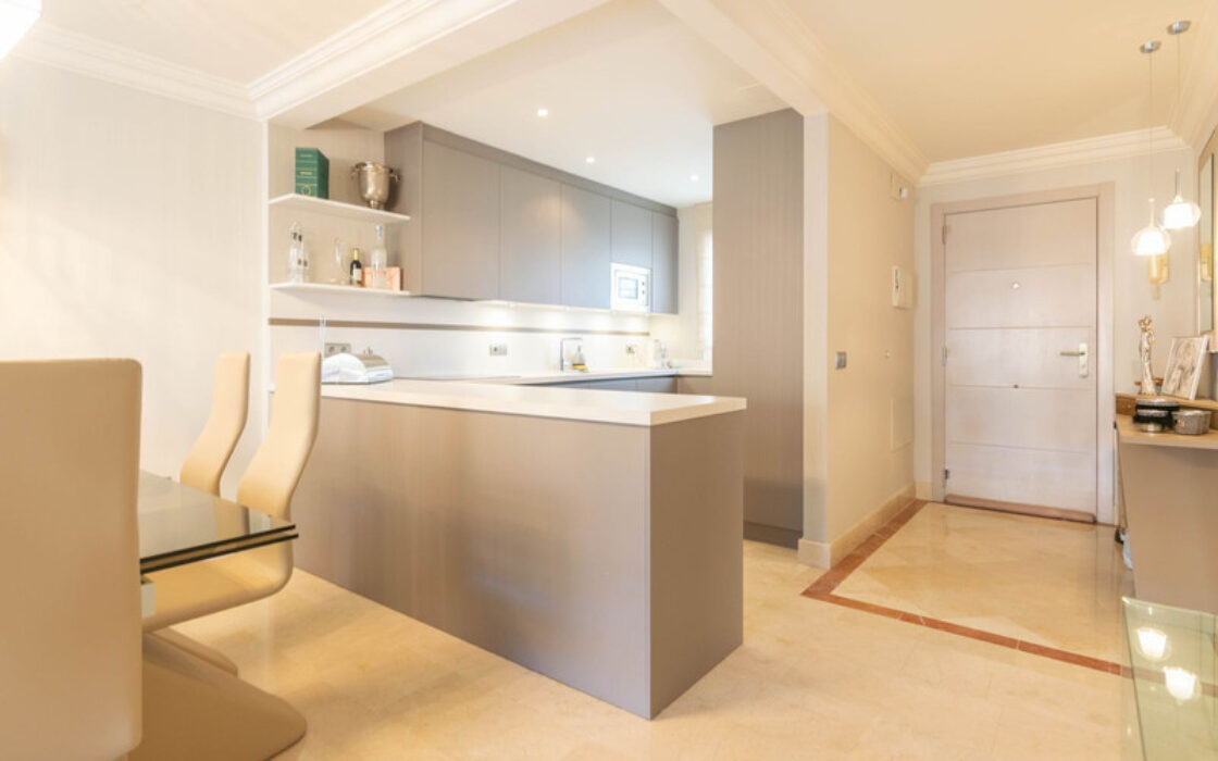 Квартира з терасою в Новій Андалусії, 230 кв.м, 4 кімнати