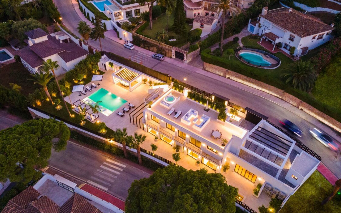 Вилла 446 кв.м с террасой в районе Роса, Испания