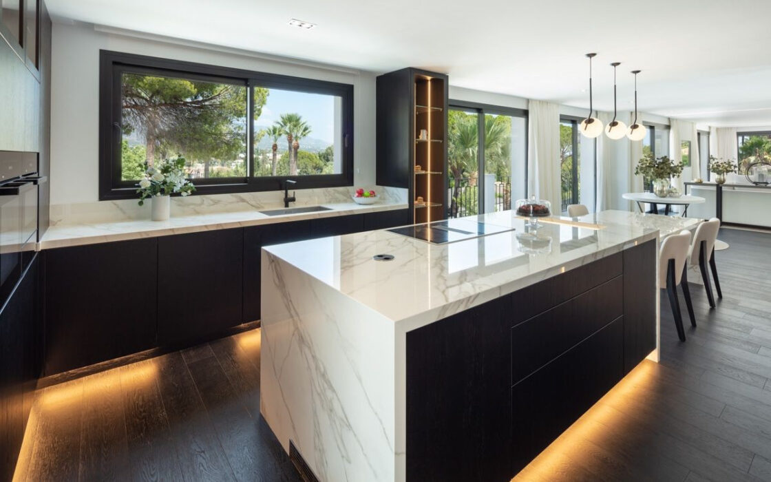 Вилла 446 кв.м с террасой в районе Роса, Испания