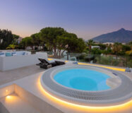 Вилла 446 кв.м с террасой в районе Роса, Испания