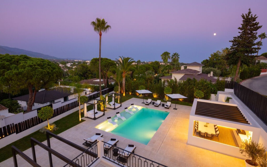 Вилла 446 кв.м с террасой в районе Роса, Испания