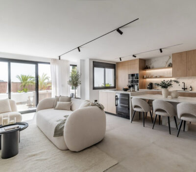Дизайнерські апартаменти в Новій Андалусії з терасою 137 кв.м