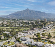 Дизайнерські апартаменти в Новій Андалусії з терасою 137 кв.м