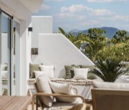 Дизайнерські апартаменти в Новій Андалусії з терасою 137 кв.м