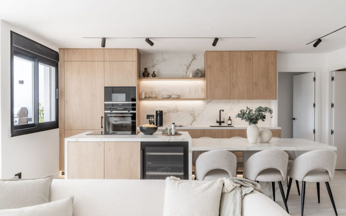 Дизайнерські апартаменти в Новій Андалусії з терасою 137 кв.м