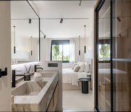 Дизайнерські апартаменти в Новій Андалусії з терасою 137 кв.м