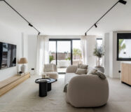 Дизайнерські апартаменти в Новій Андалусії з терасою 137 кв.м