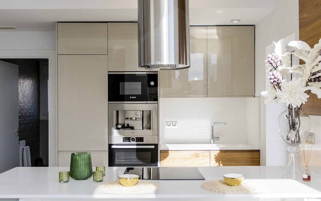 Нова вілла з басейном в Плайя Хонда 126 кв.м біля моря