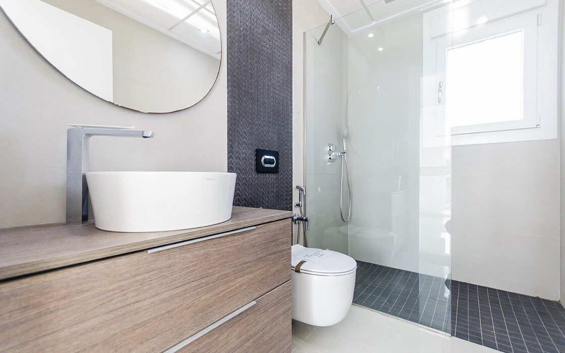 Нова вілла з басейном в Плайя Хонда 126 кв.м біля моря