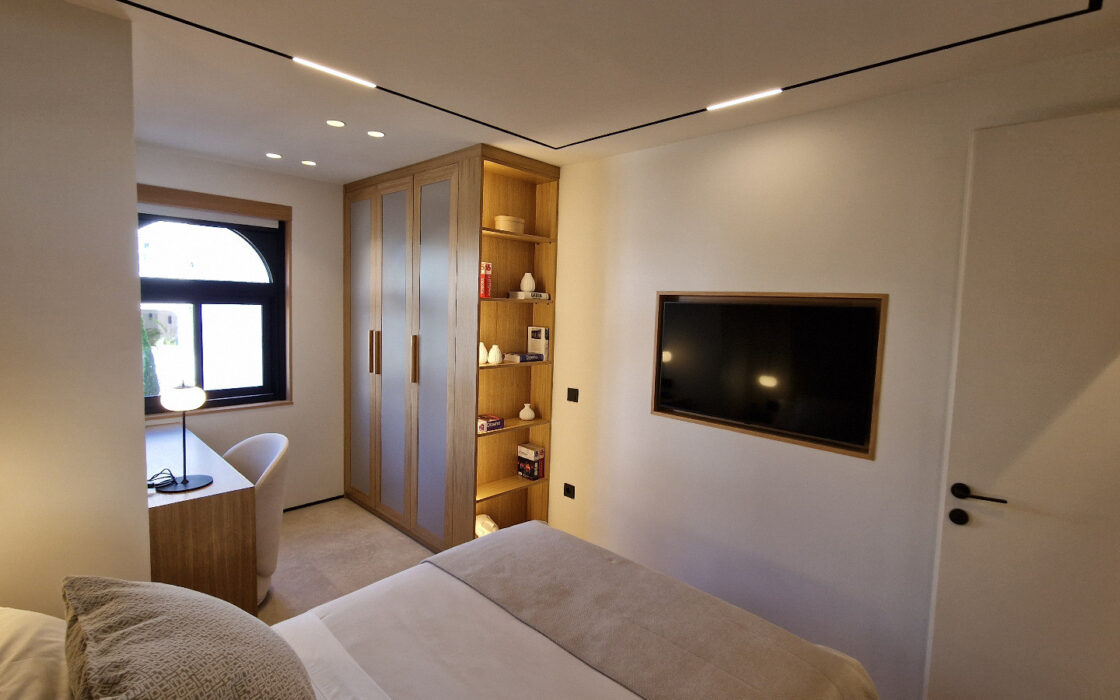 Квартира в Пуэрто-Банусі 108 кв.м з терасою біля моря