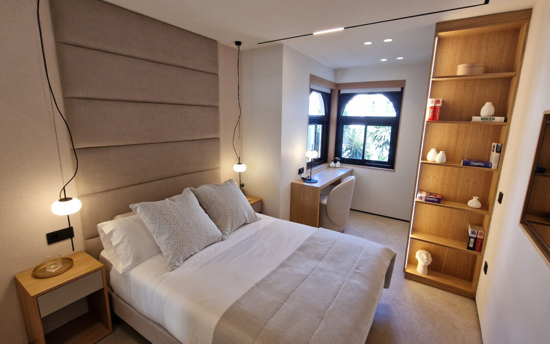 Квартира в Пуэрто-Банусі 108 кв.м з терасою біля моря