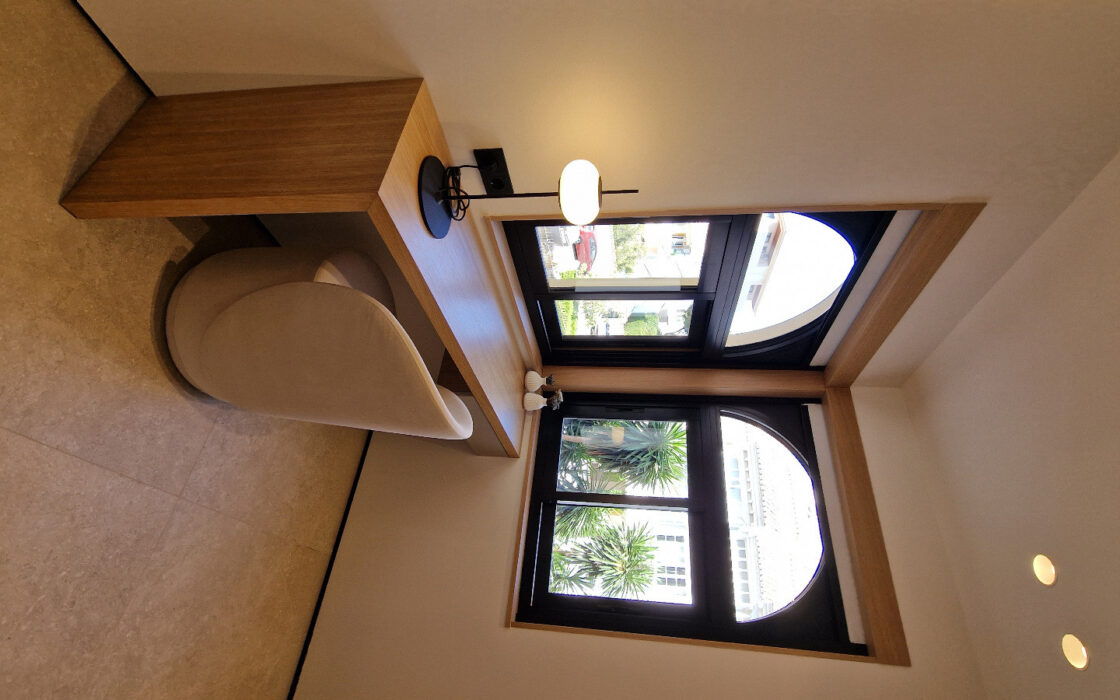 Квартира в Пуэрто-Банусі 108 кв.м з терасою біля моря