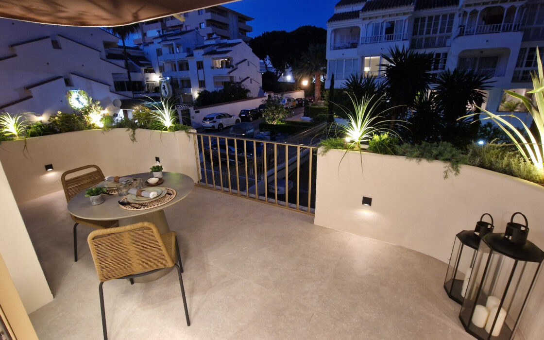 Квартира в Пуэрто-Банусі 108 кв.м з терасою біля моря