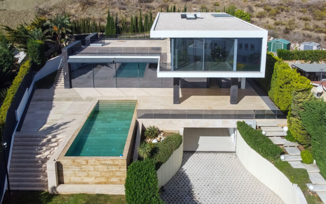 Нова вілла в Іспанії, 671 кв.м, тераса, біля моря