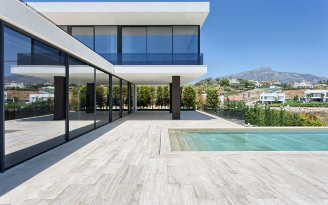 Нова вілла в Іспанії, 671 кв.м, тераса, біля моря