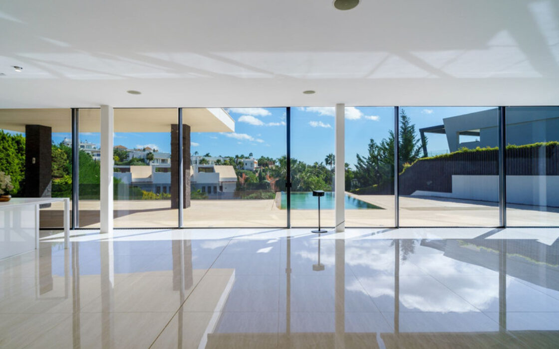 Нова вілла в Іспанії, 671 кв.м, тераса, біля моря