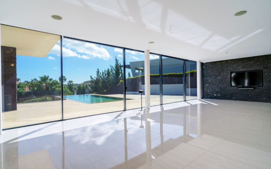 Нова вілла в Іспанії, 671 кв.м, тераса, біля моря