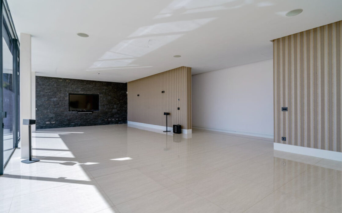 Нова вілла в Іспанії, 671 кв.м, тераса, біля моря