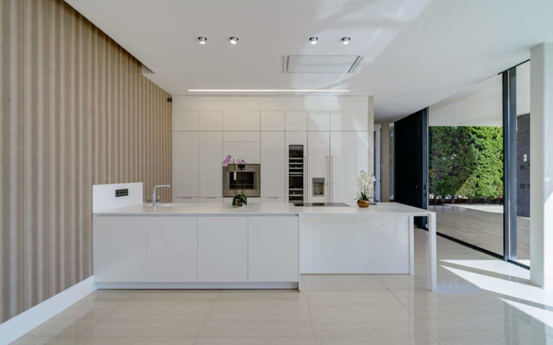 Нова вілла в Іспанії, 671 кв.м, тераса, біля моря