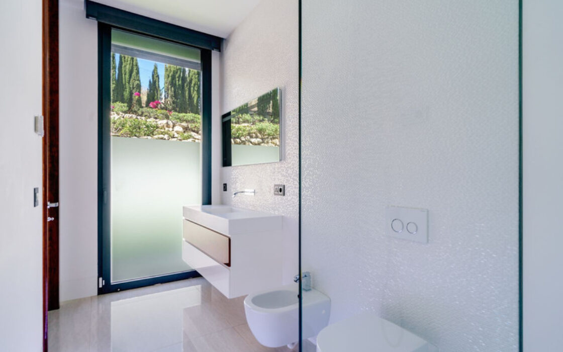 Нова вілла в Іспанії, 671 кв.м, тераса, біля моря