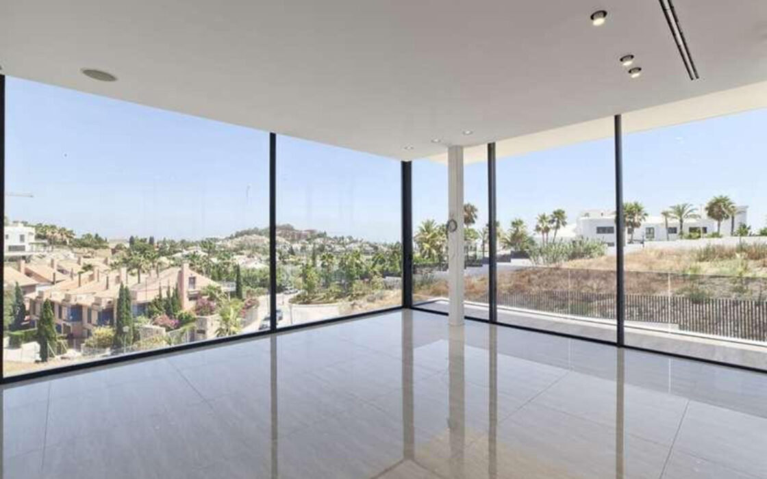 Нова вілла в Іспанії, 671 кв.м, тераса, біля моря