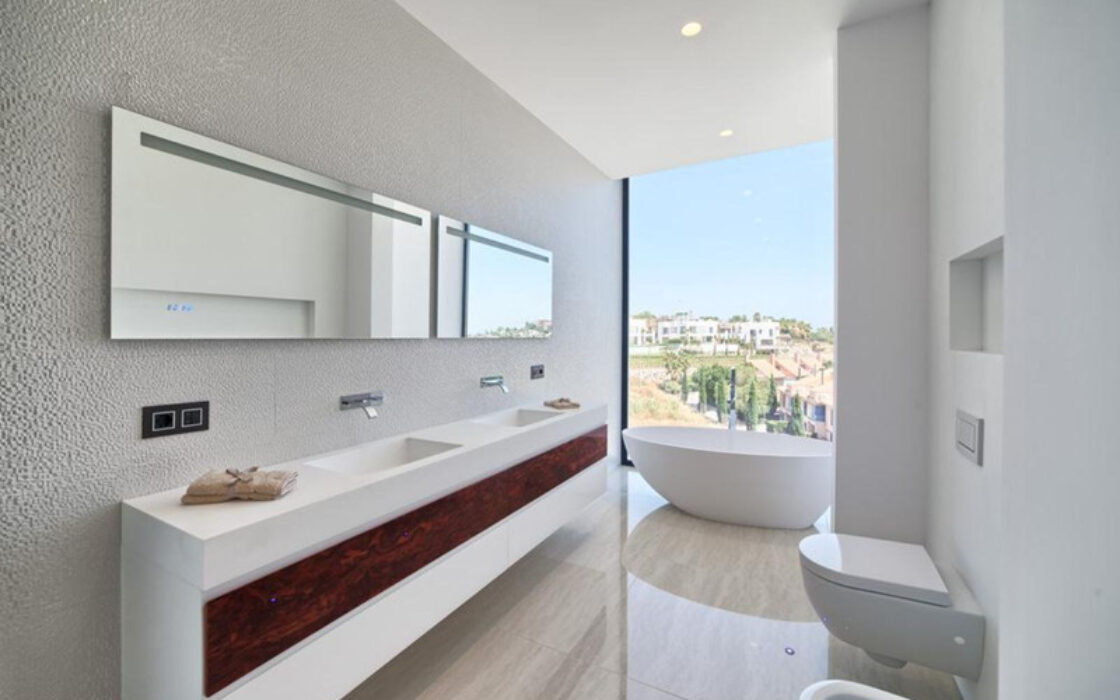 Нова вілла в Іспанії, 671 кв.м, тераса, біля моря