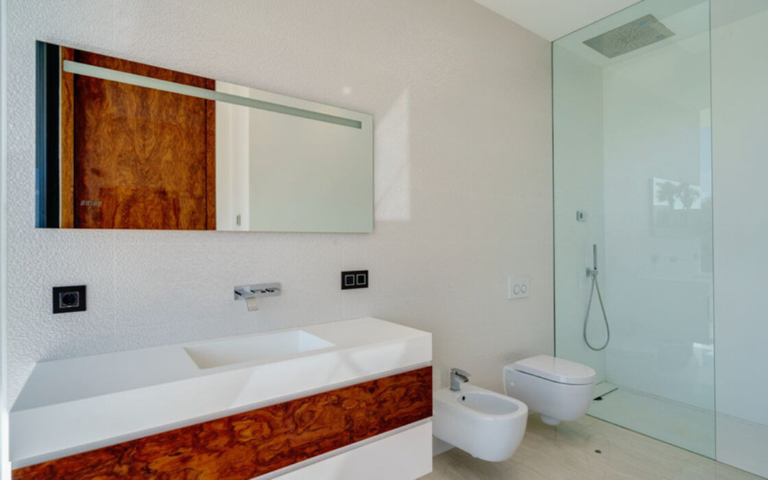 Нова вілла в Іспанії, 671 кв.м, тераса, біля моря