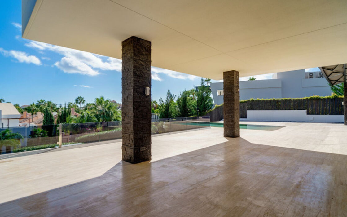 Нова вілла в Іспанії, 671 кв.м, тераса, біля моря