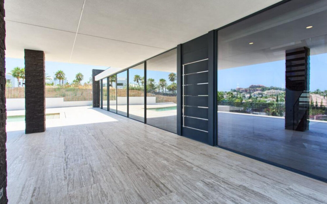 Нова вілла в Іспанії, 671 кв.м, тераса, біля моря