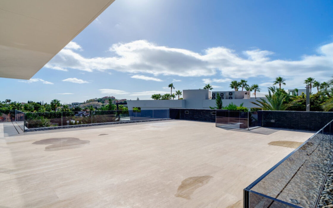 Нова вілла в Іспанії, 671 кв.м, тераса, біля моря