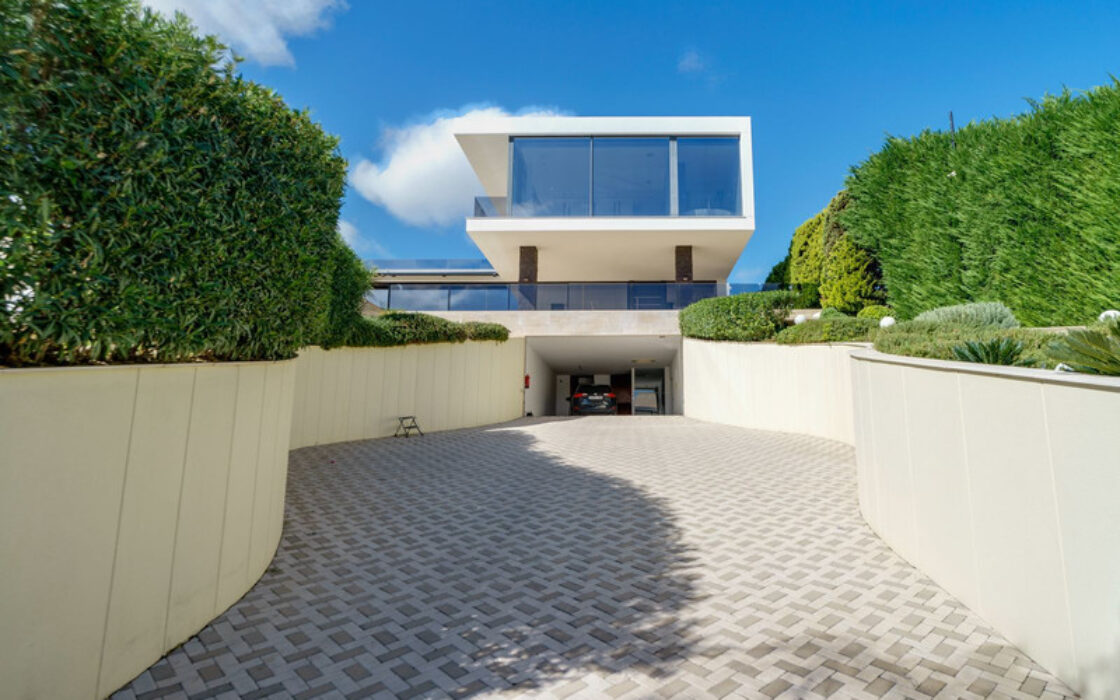 Нова вілла в Іспанії, 671 кв.м, тераса, біля моря