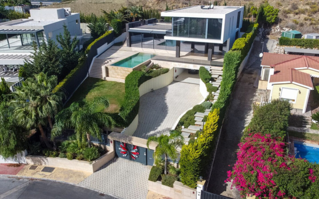 Нова вілла в Іспанії, 671 кв.м, тераса, біля моря